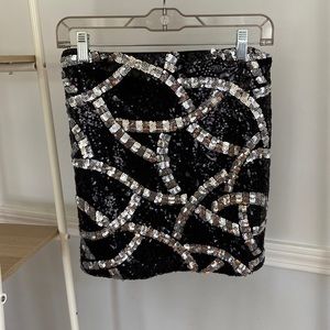 Romeo + Juliet Black and Silver Mini Skirt